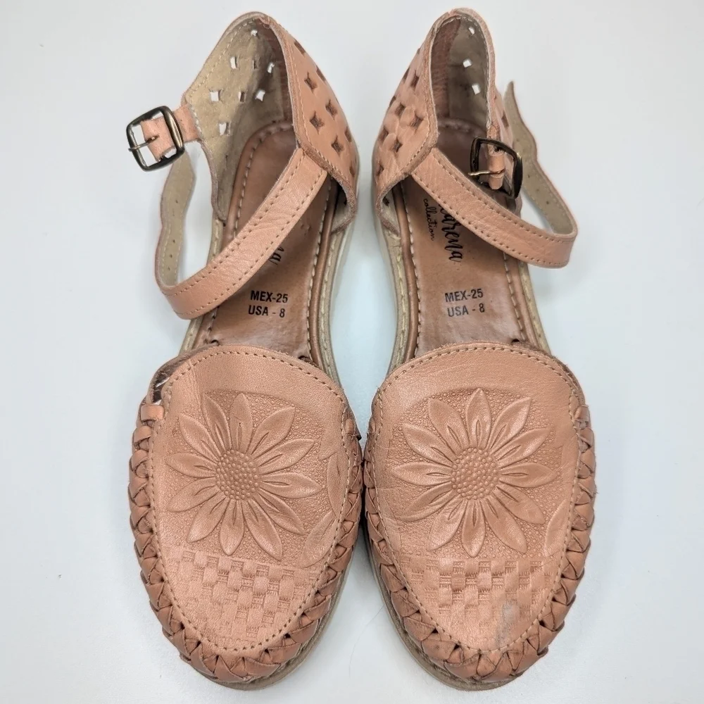 Macarena Collection tan leather Huarache sandals tan die cut sunflower size 8